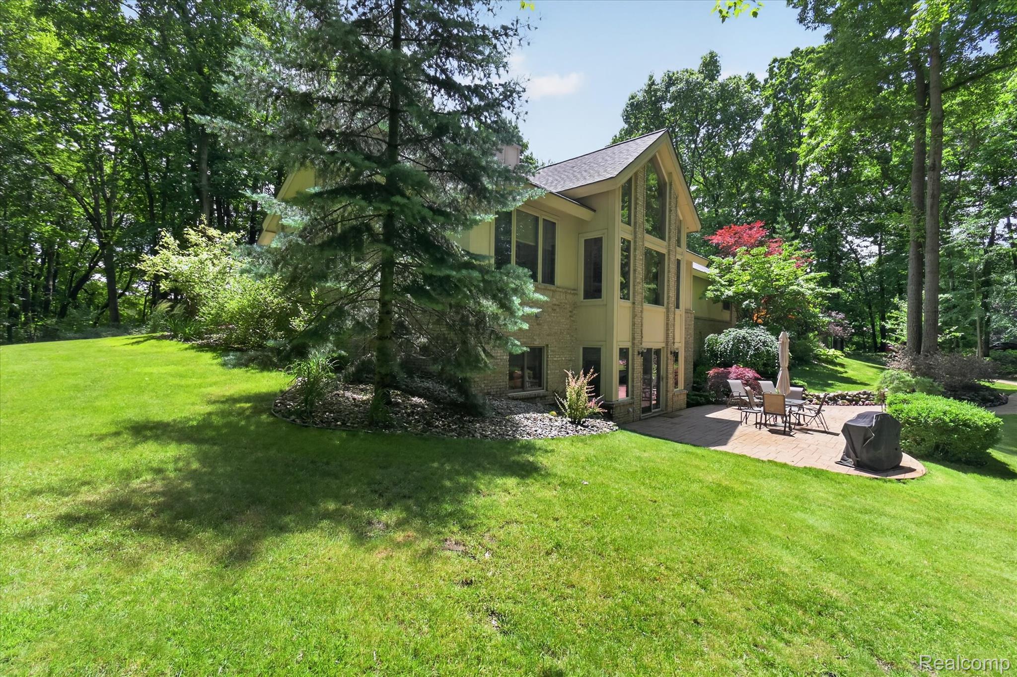 5388 Hartland Road Fenton, MI 48430 - Photo 43 of 74 43-5388-Hartland-Rd-WindowStill.jpg