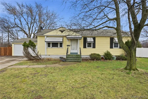 $179,900 | 4373 East Frontier Drive, Hamburg, NY 14219