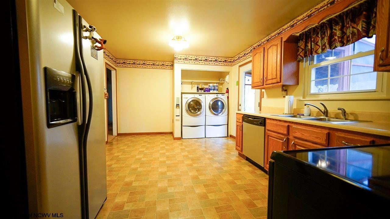 2116 Smith Run Road Weston, WV 26452 - Photo 5 of 30 Gallery Image 5