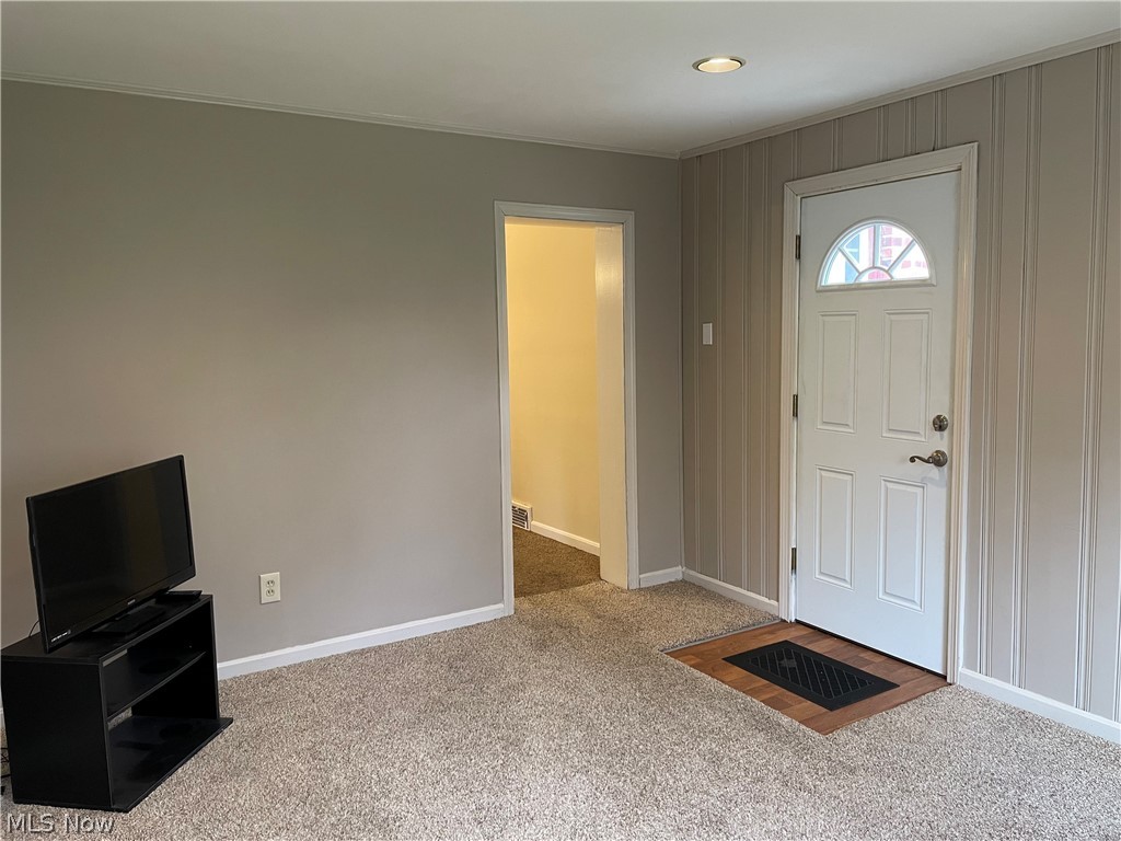 2393 Channing Road Cleveland, OH 44118 - Photo 12 of 28