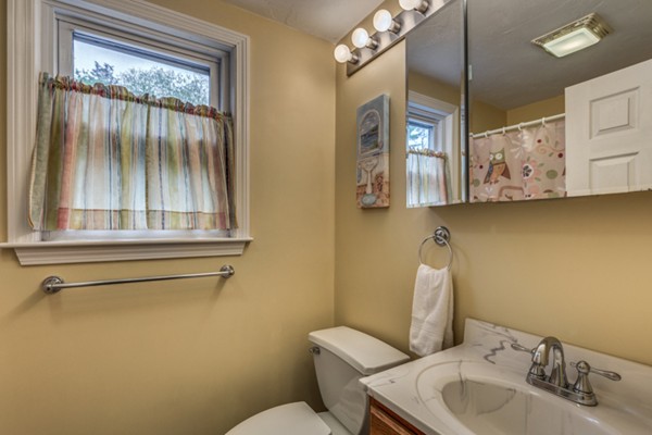 23 Davida Road Burlington, MA 01803 - Photo 9 of 28 Gallery Image 9