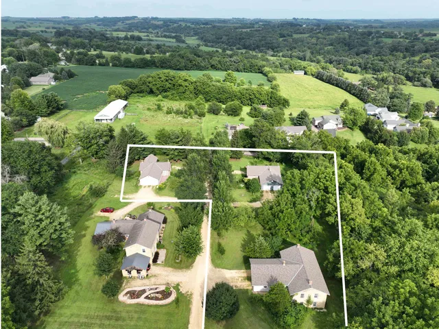 $1,450,000 | 141-151 Merry Christmas Lane, Mineral Point, WI 53565