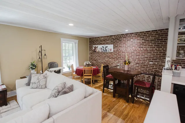 $1,450,000 | 141-151 Merry Christmas Lane, Mineral Point, WI 53565