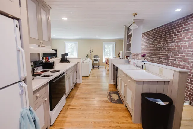 $1,450,000 | 141-151 Merry Christmas Lane, Mineral Point, WI 53565