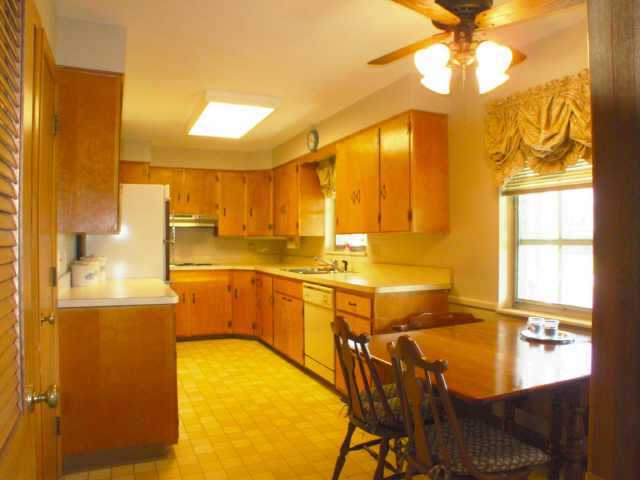2030 Chardon Road Columbus, OH 43220 - Photo 2 of 10
