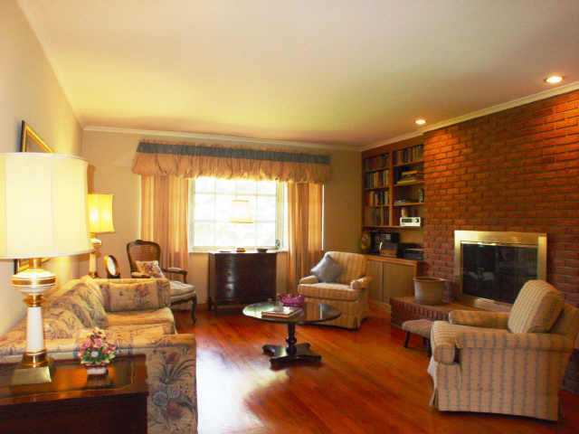 2030 Chardon Road Columbus, OH 43220 - Photo 4 of 10