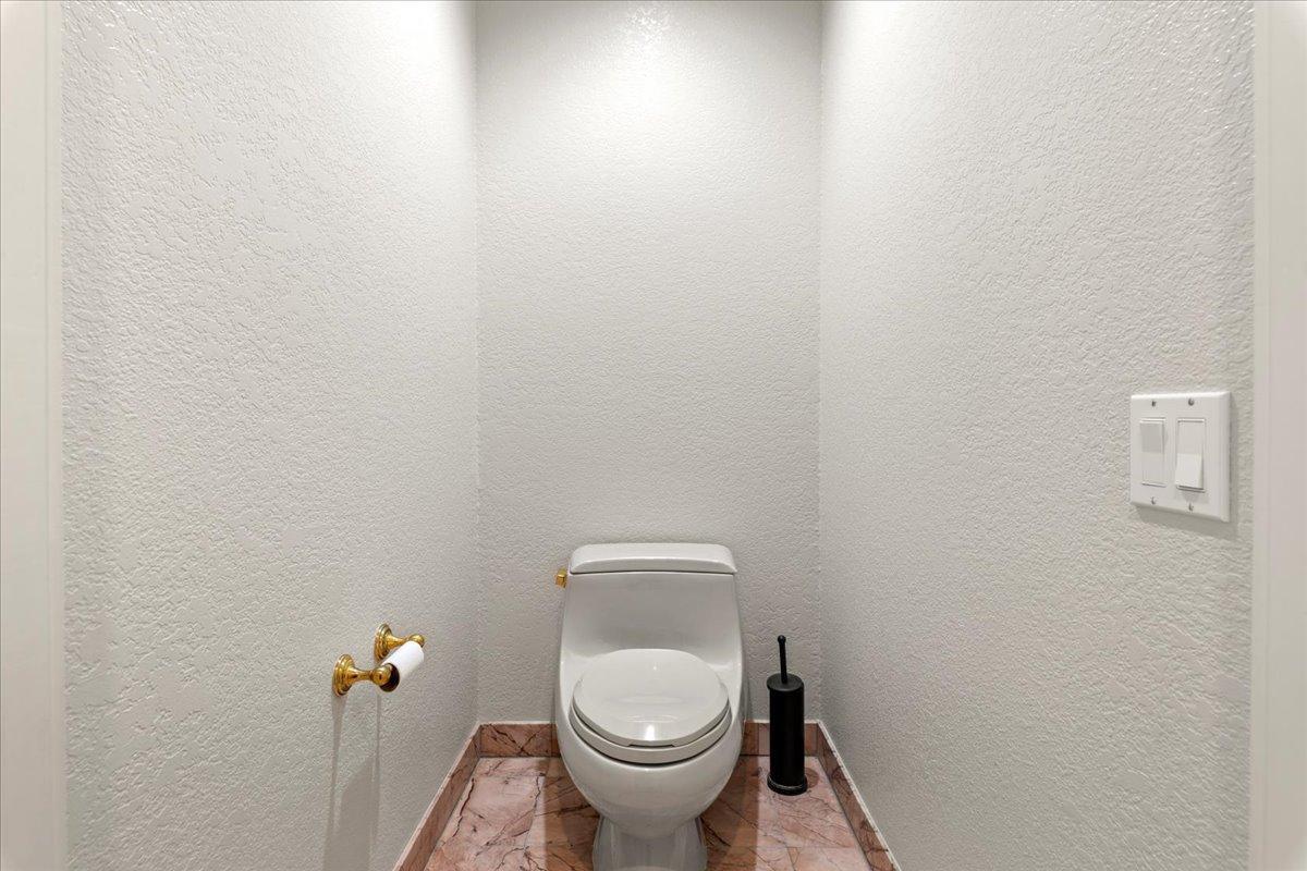 1724 Summit Avenue, Unit R Minneapolis, MN 55403 - Photo 38 of 57 Gallery Image 38