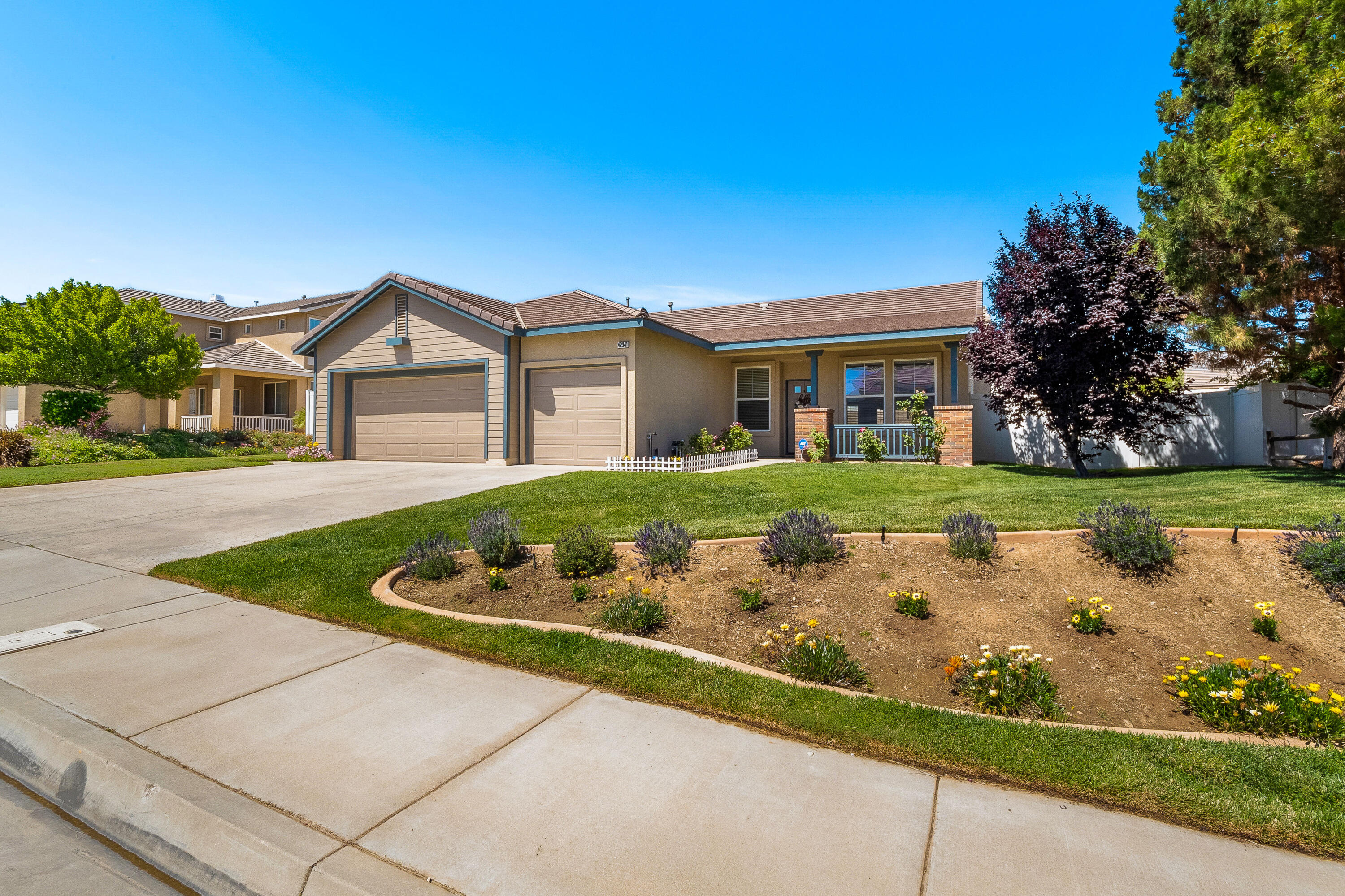 42341 Ridge View Drive Lancaster, CA 93536 - Photo 2 of 33 Ridegeview Dr-26