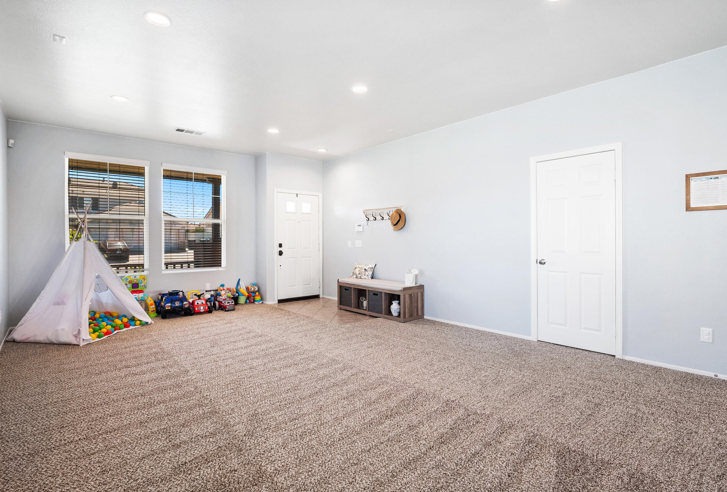 42341 Ridge View Drive Lancaster, CA 93536 - Photo 8 of 33 Ridegeview Dr-4