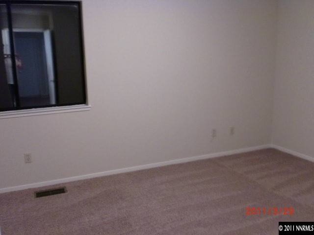 5101 Idlebury Way Reno, NV 89523 - Photo 8 of 13 Photo 8