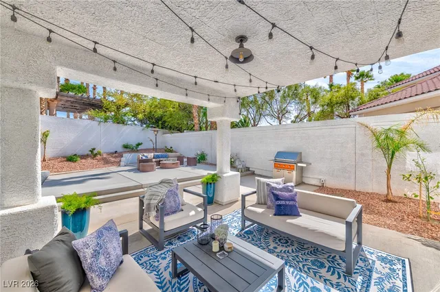 $1,899,999 | 8133 Desert Jewel Circle, Las Vegas, NV 89128