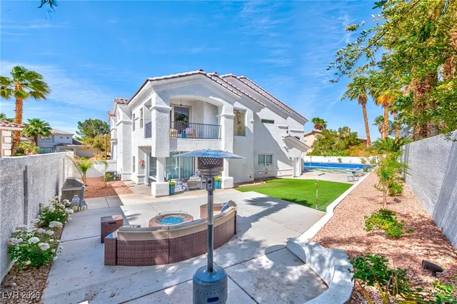 $1,899,999 | 8133 Desert Jewel Circle, Las Vegas, NV 89128