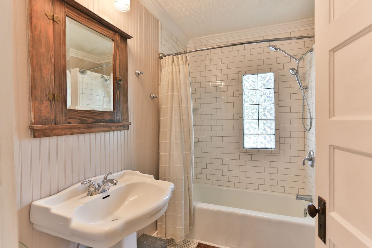 300 East Whitaker Mill Road Raleigh, NC 27608 - Photo 15 of 25 Photo 15