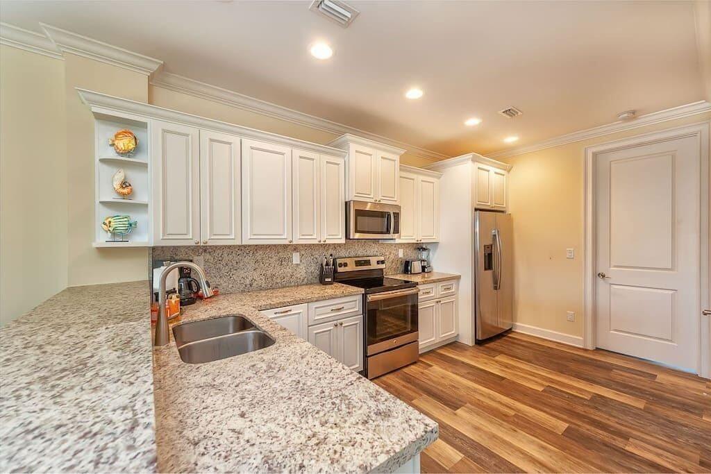 217 Sombrero Beach Road, Unit 1 Marathon, FL 33050 - Photo 4 of 22 Kitchen with all you need