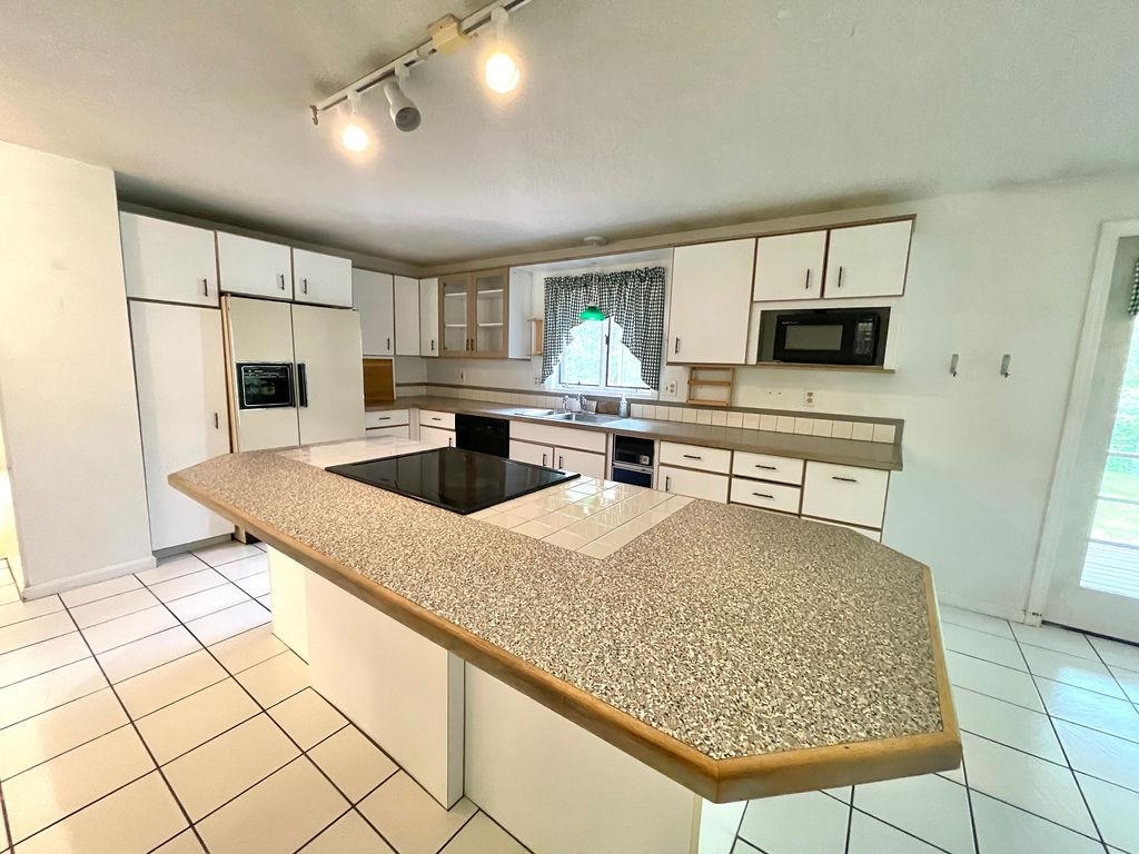 73 Tibbetts Hill Road Goffstown, NH 03045 - Photo 13 of 35 Gallery Image 13