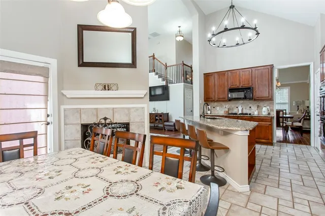 a very nice looking kitchen with cabinets