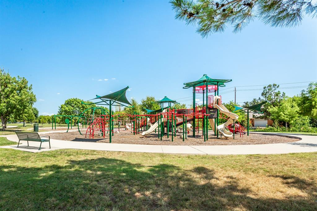 5916 Mossbrook Trail Dallas, TX 75252 - Photo 40 of 40 a view of water fountain with an outdoor space
