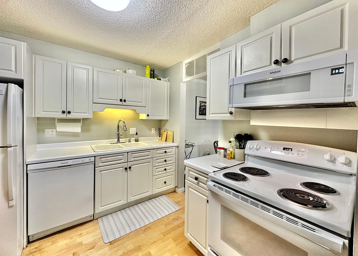 7510 Cahill Road, Unit 214B Edina, MN 55439 - Photo 2 of 23