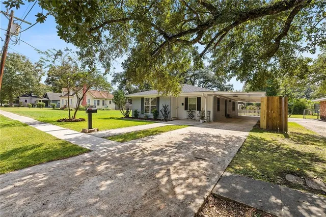 $2,000 | 500 East Robert Street, Hammond, LA 70401