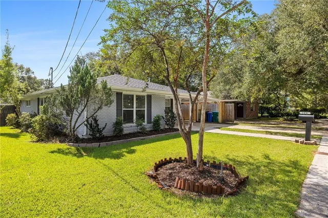 $2,000 | 500 East Robert Street, Hammond, LA 70401