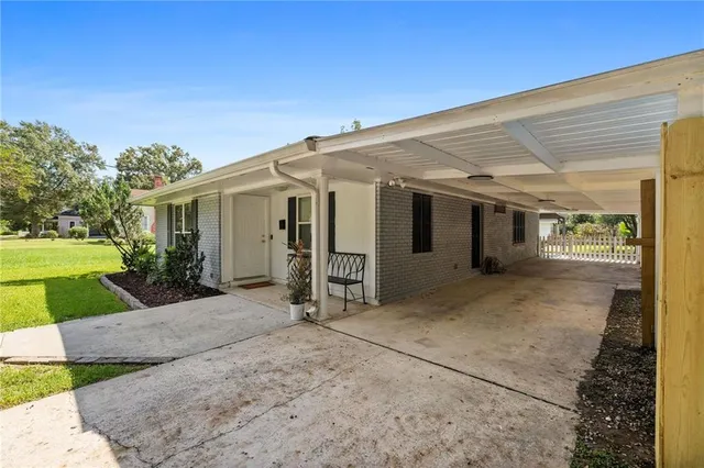 $2,000 | 500 East Robert Street, Hammond, LA 70401