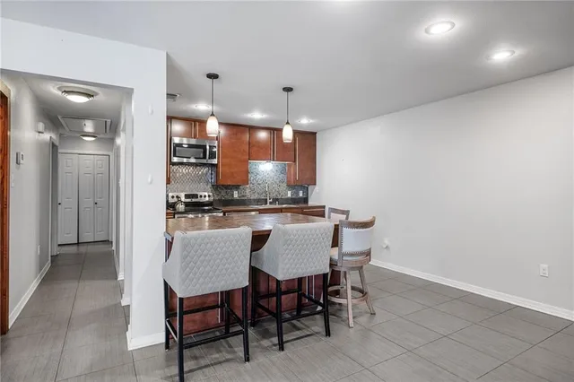 $2,000 | 500 East Robert Street, Hammond, LA 70401