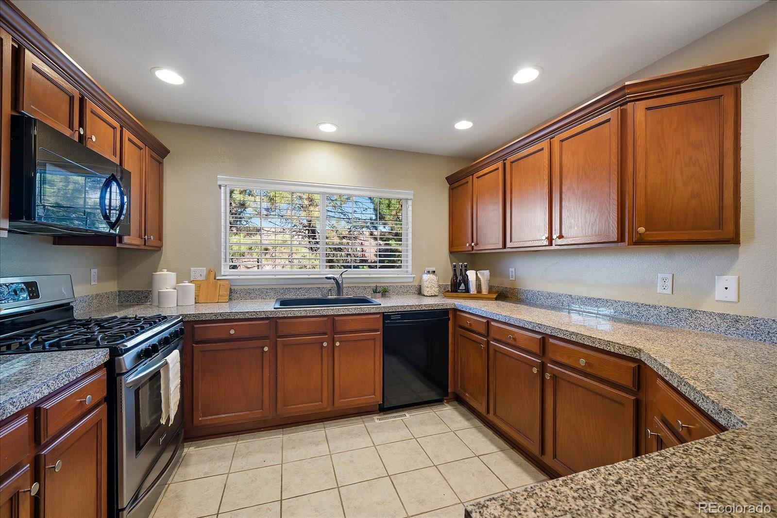 10192 Green Court, Unit B Westminster, CO 80031 - Photo 6 of 25