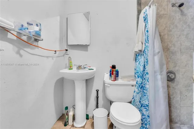 $565,000 | 12600 Northwest 17th Avenue, Miami, FL 33167