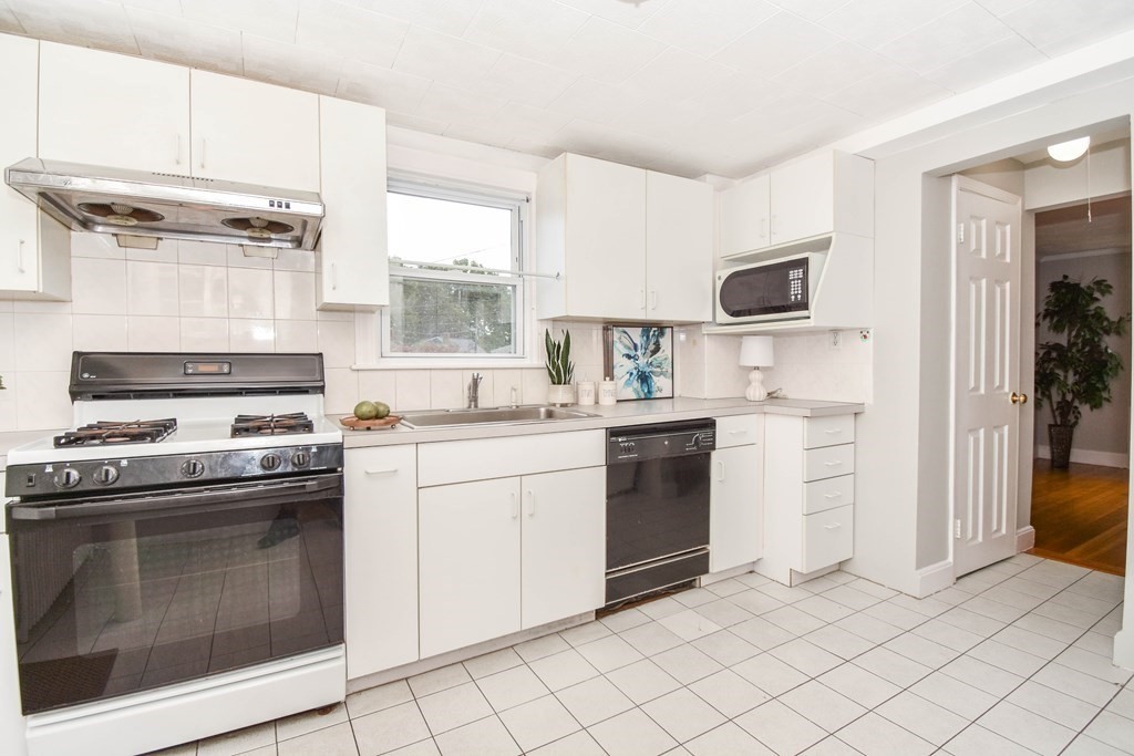 196 Spring Street Boston, MA 02132 - Photo 13 of 25