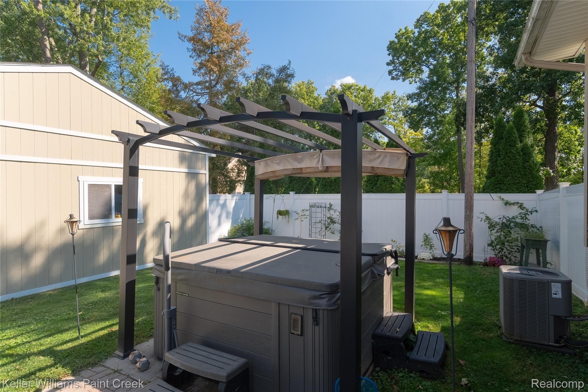1598 West Auburn Road Rochester, MI 48309 - Photo 6 of 51 Exteriors (9 of 16).jpg