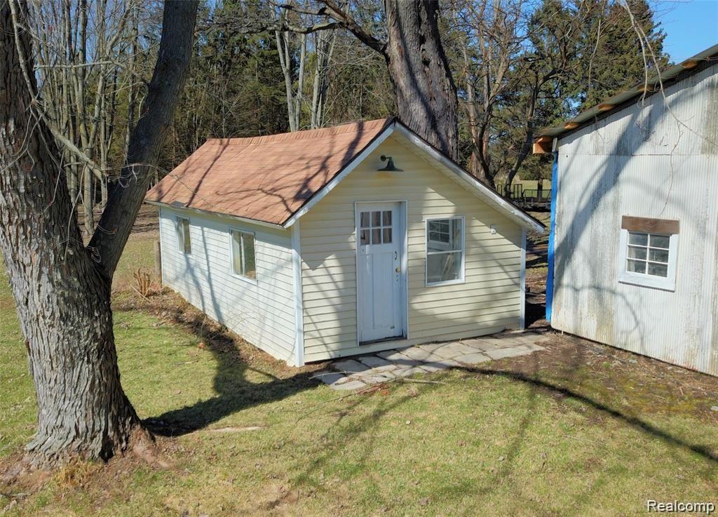 14900 South Fowlerville Road Perry, MI 48872 - Photo 31 of 36