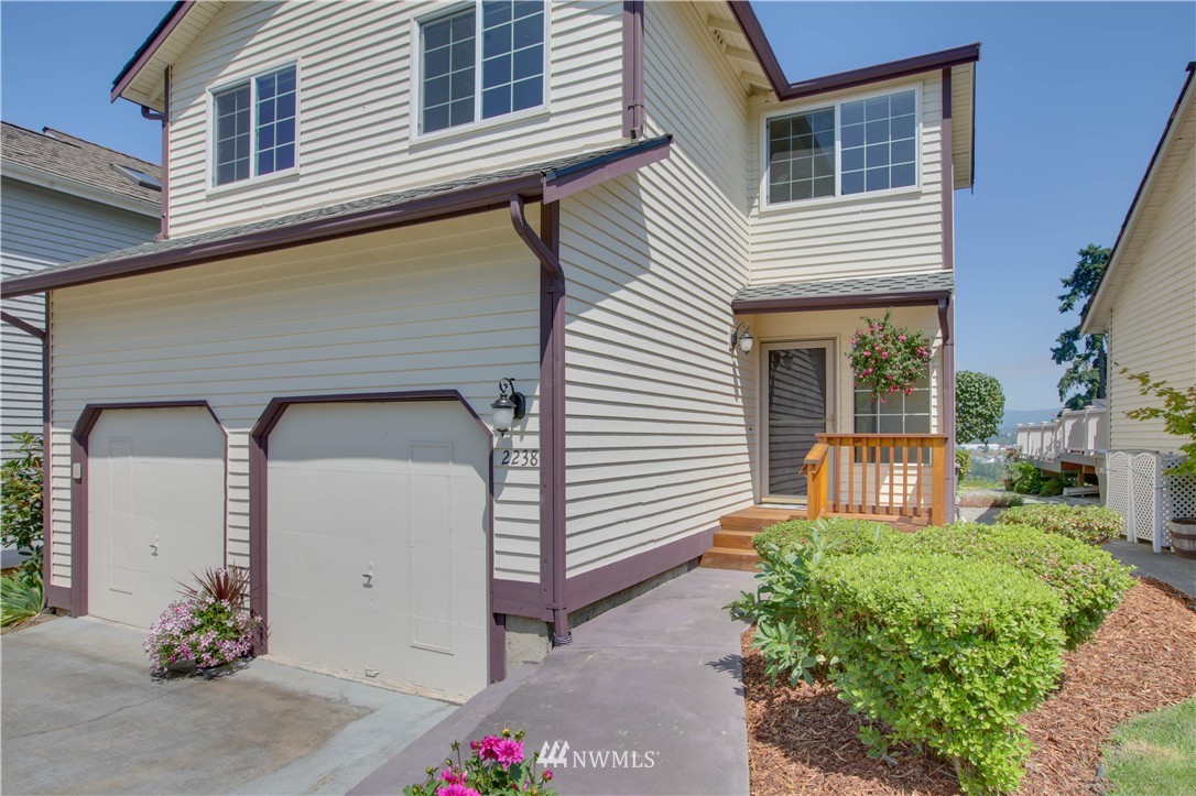 2238 Southeast 8th Place Renton, WA 98057 - Photo 2 of 23