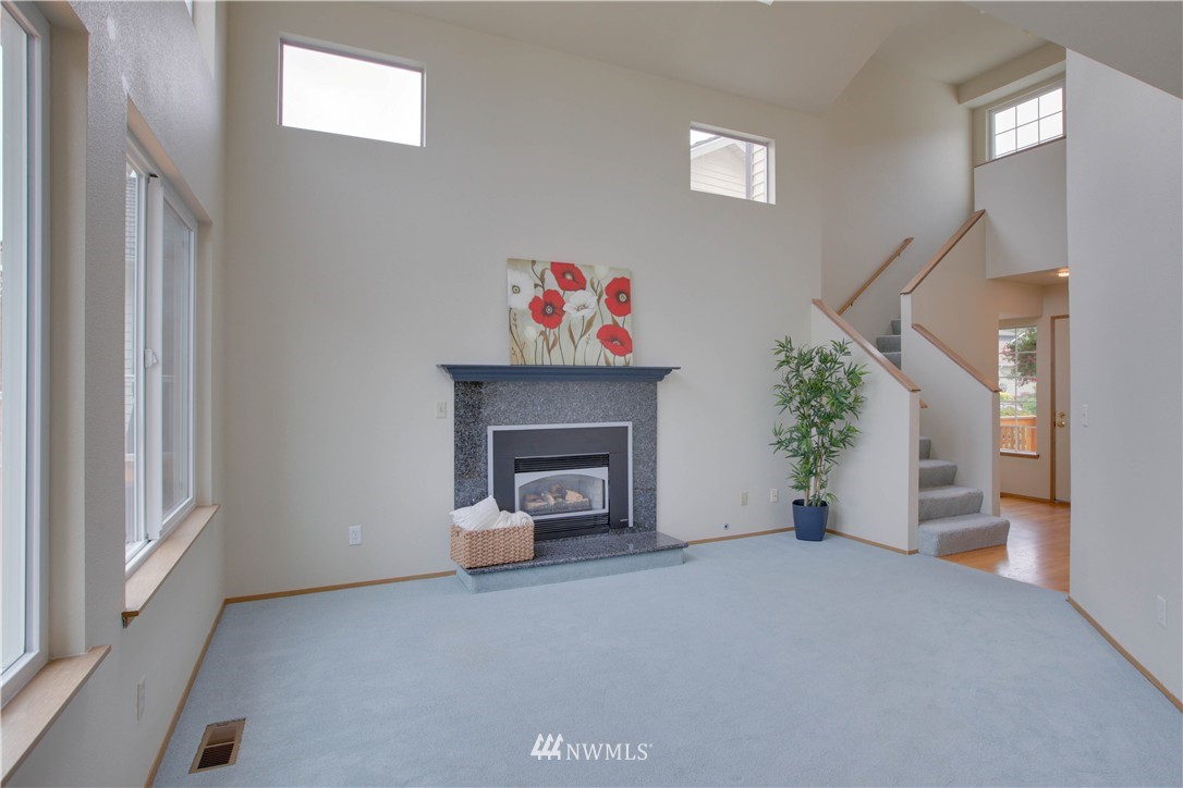 2238 Southeast 8th Place Renton, WA 98057 - Photo 5 of 23