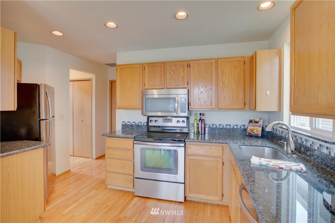 2238 Southeast 8th Place Renton, WA 98057 - Photo 9 of 23