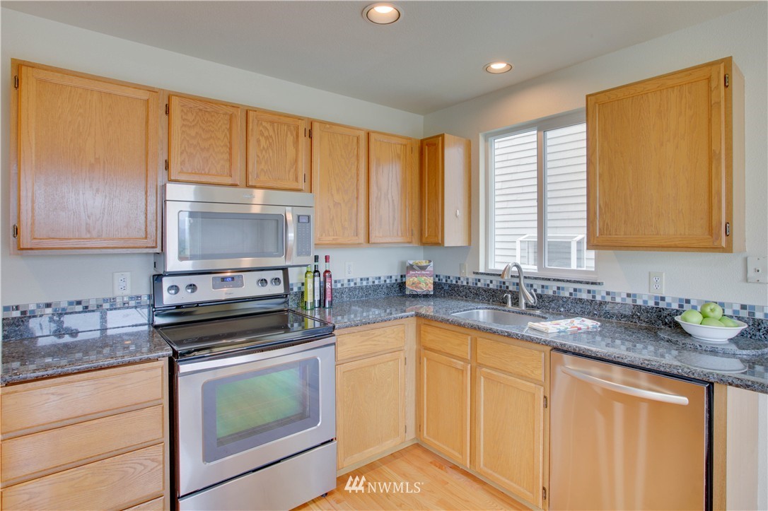 2238 Southeast 8th Place Renton, WA 98057 - Photo 10 of 23