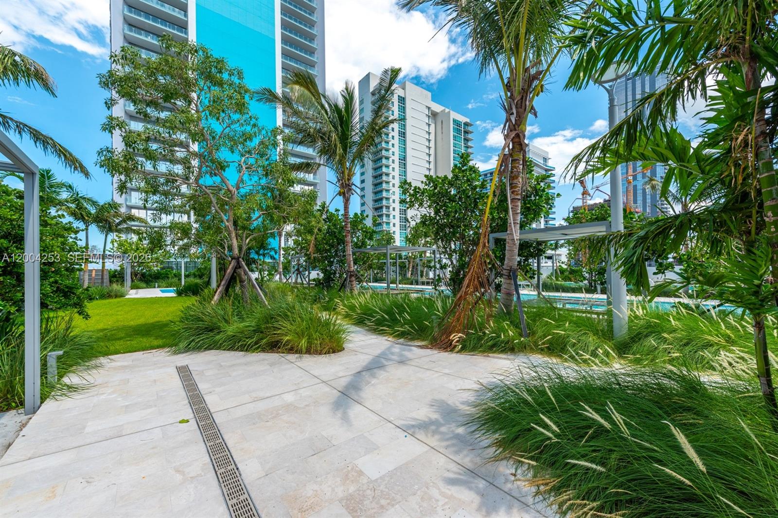 700 Northeast 26th Terrace, Unit TH403 Miami, FL 33137 - Photo 82 of 85 a view of a park with a tree