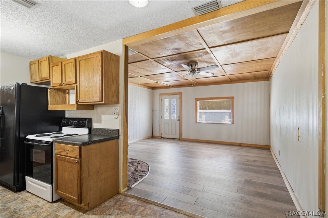 2670 South Pine Ridge Avenue Homosassa, FL 34448 - Photo 14 of 52 Gallery Image 14