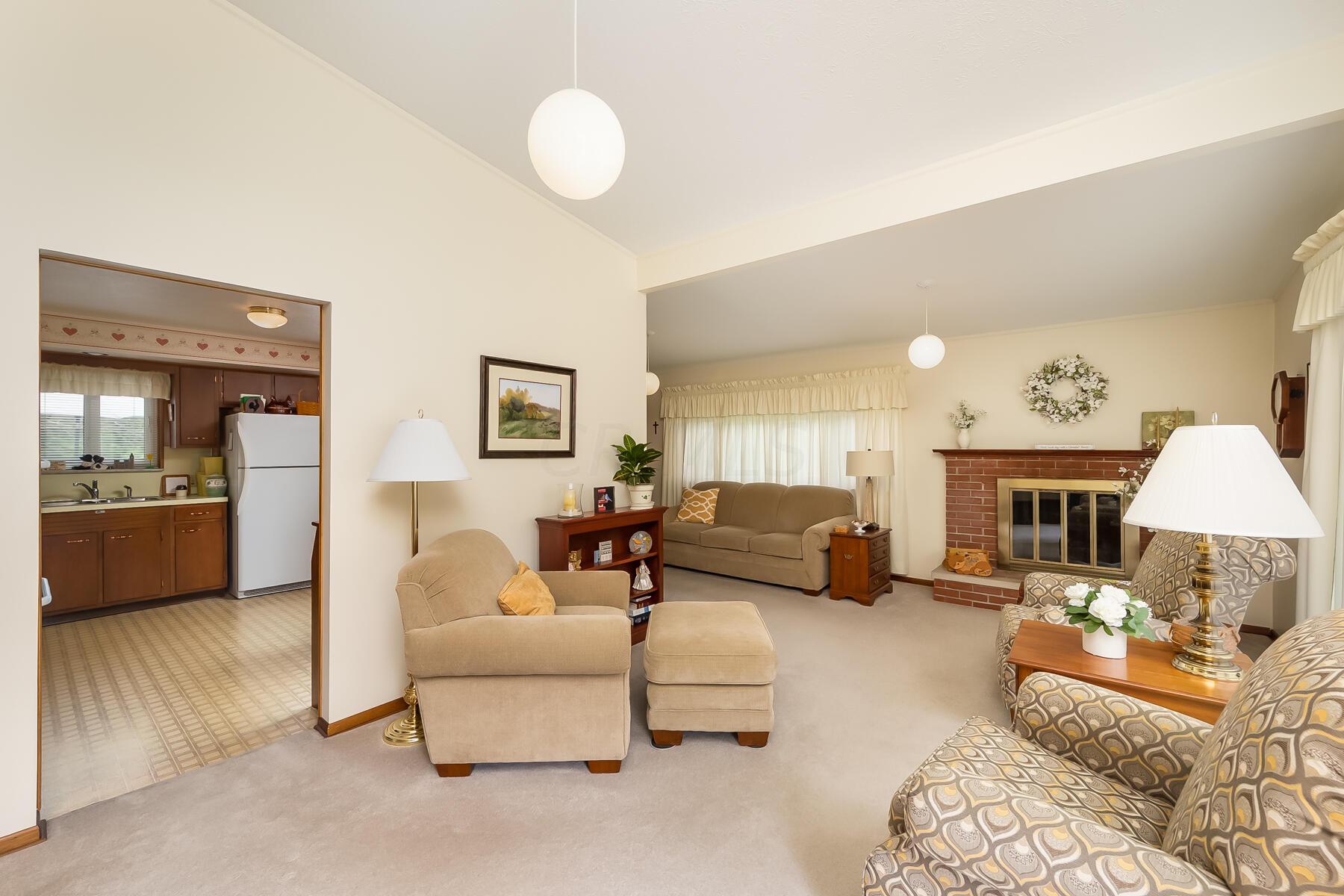 90 Main Road Delaware, OH 43015 - Photo 14 of 46 Living Room