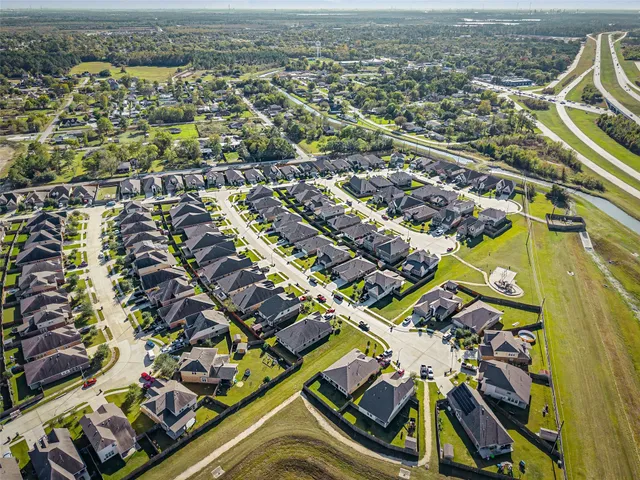 $2,300 | 126 Polar Bear Trail, Crosby, TX 77532