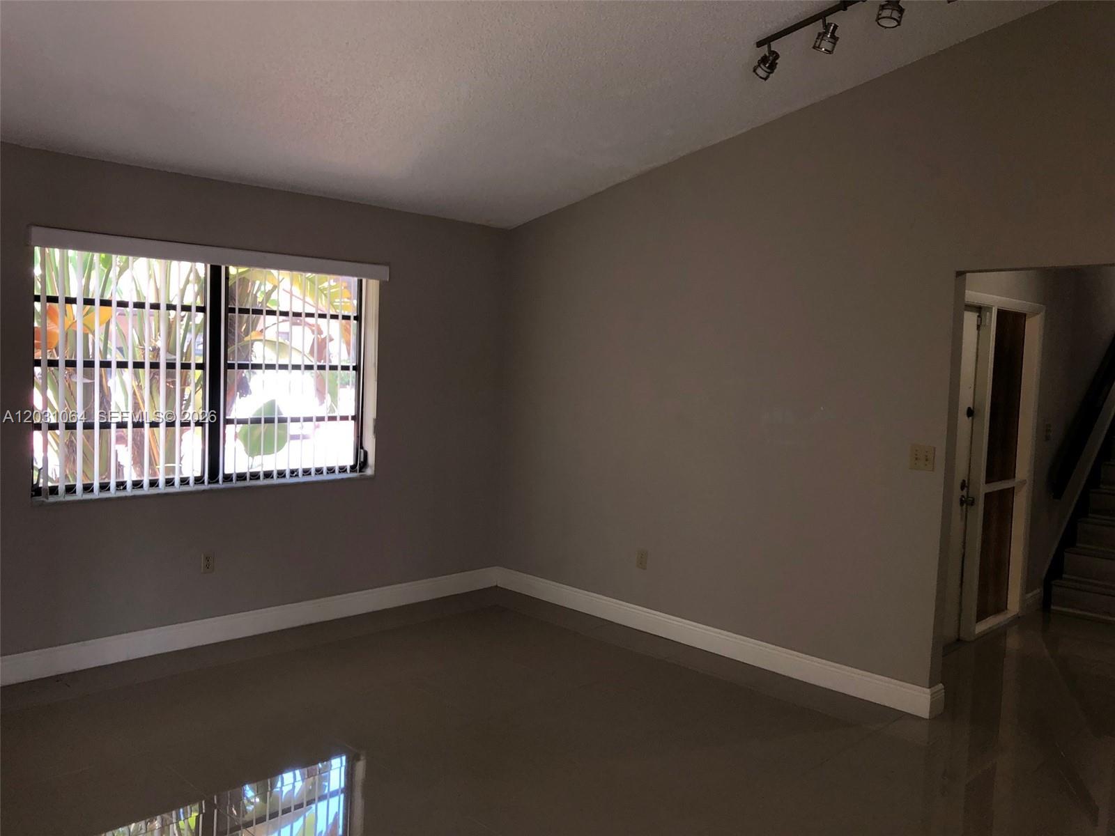 9082 Southwest 112th Place Miami, FL 33176 - Photo 12 of 28