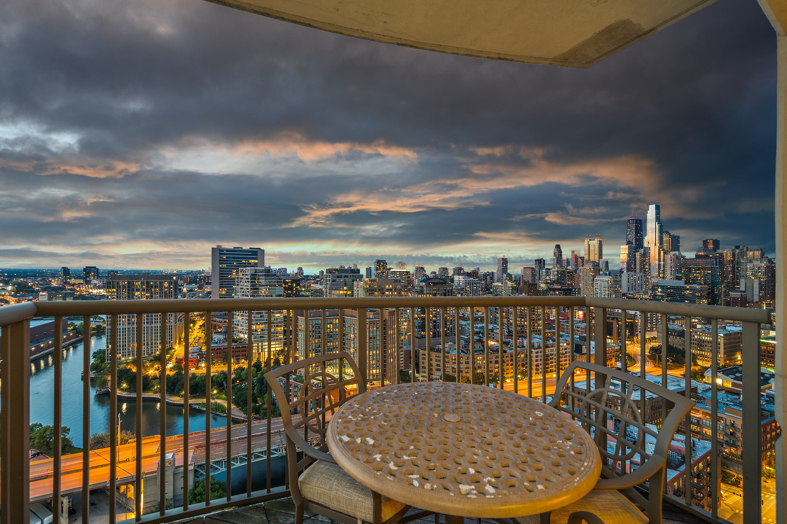 501 North Clinton Street, Unit 3002 Chicago, IL 60654 - Photo 23 of 48