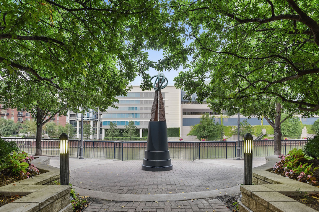 501 North Clinton Street, Unit 3002 Chicago, IL 60654 - Photo 43 of 48