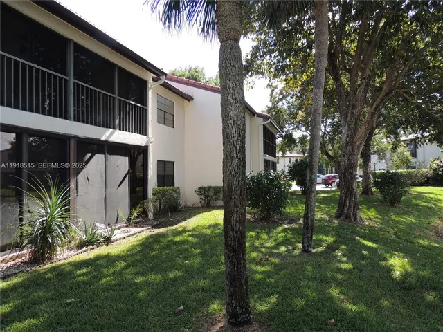 $319,000 | 7951 Eastlake Drive, Unit C, Boca Raton, FL 33433