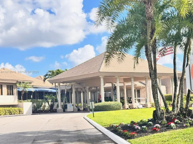 $319,000 | 7951 Eastlake Drive, Unit C, Boca Raton, FL 33433