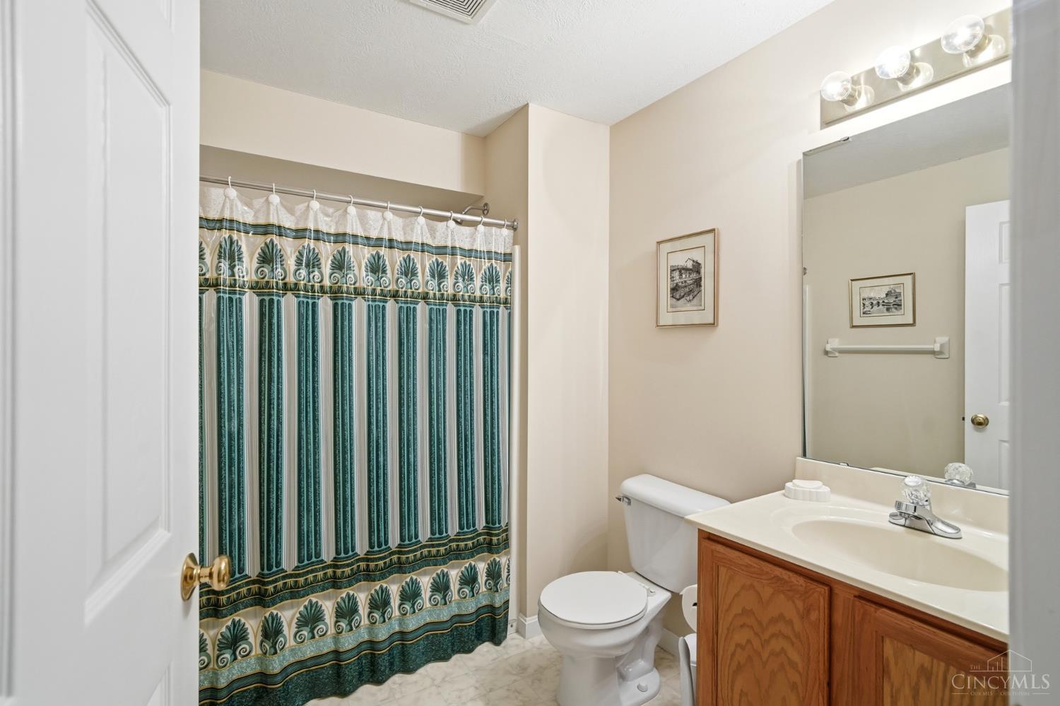 843 Neeb Road, Unit 1 Cincinnati, OH 45233 - Photo 24 of 35