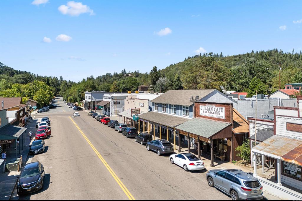 3055 Pera Alta Drive Julian, CA 92036 - Photo 33 of 44 a view of city from balcony