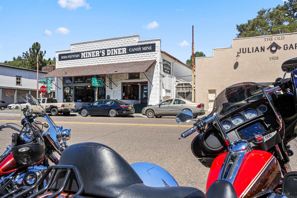 3055 Pera Alta Drive Julian, CA 92036 - Photo 38 of 44 a view of a room with gym equipment