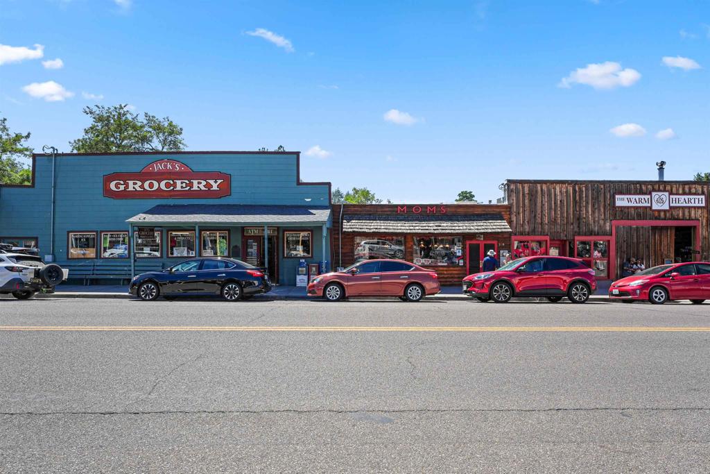 3055 Pera Alta Drive Julian, CA 92036 - Photo 40 of 44 a view of parking