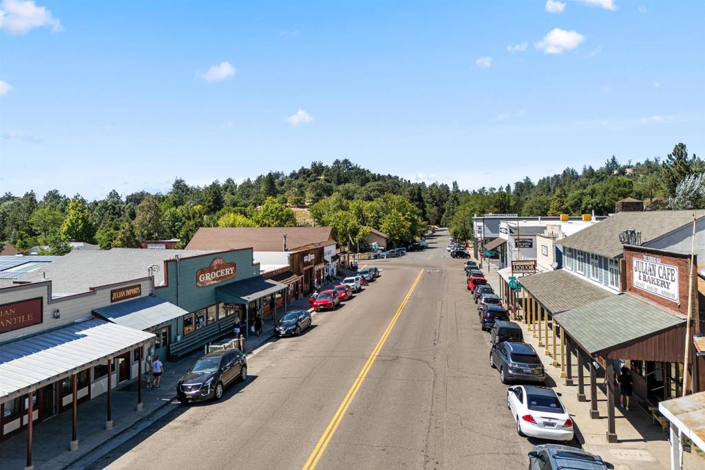 3055 Pera Alta Drive Julian, CA 92036 - Photo 43 of 44 a view of a terrace with sitting area