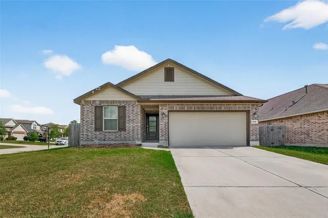 $2,000 | 15950 Boom Drive, Crosby, TX 77532